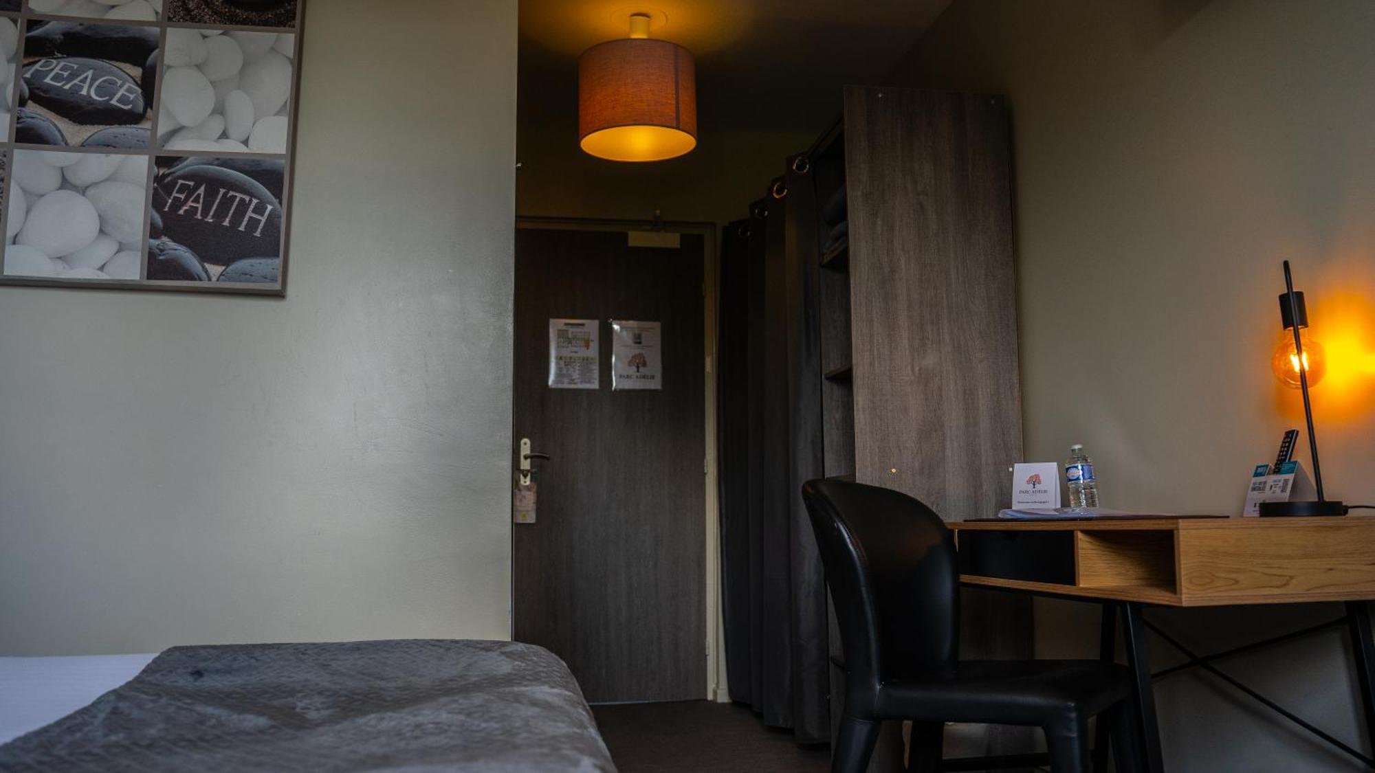 Hotel Parc Adelie - Logis Hotels 몽타그니레본 외부 사진